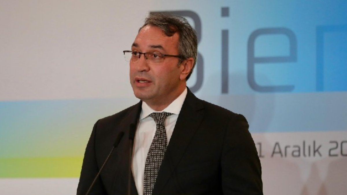 Adaylık için İBB’den bir istifa daha